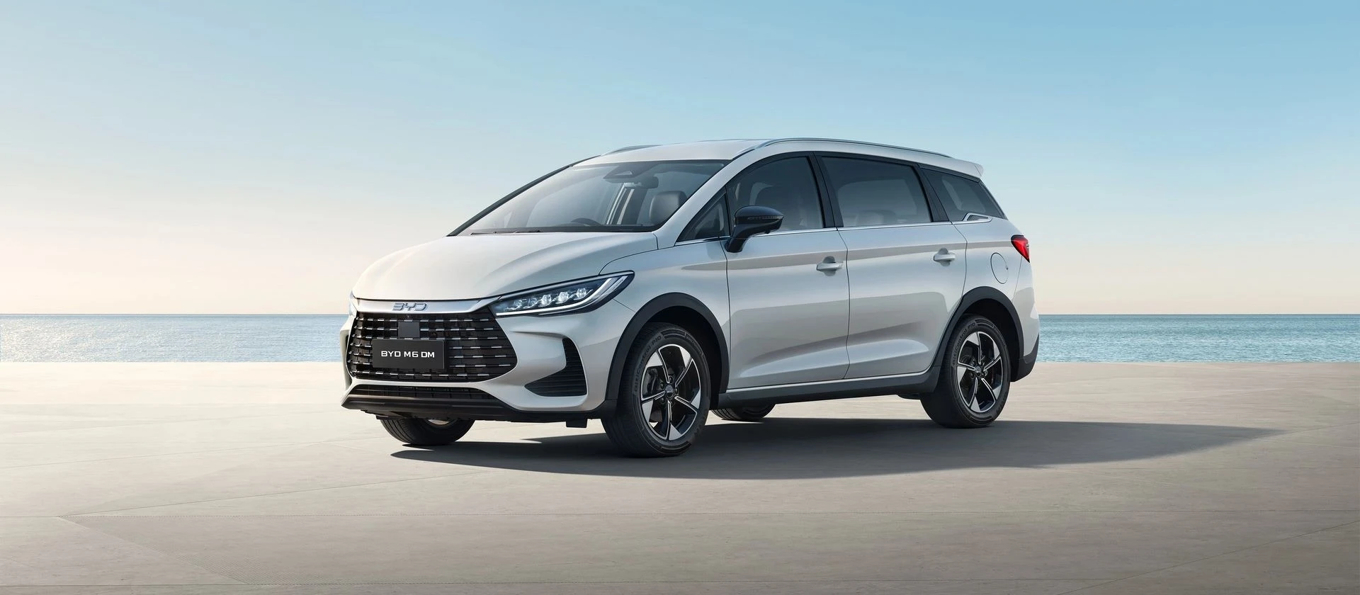 BYD M6 DM - Banner